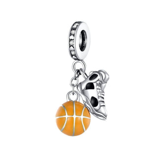 Basket-ball et breloques pour baskets
